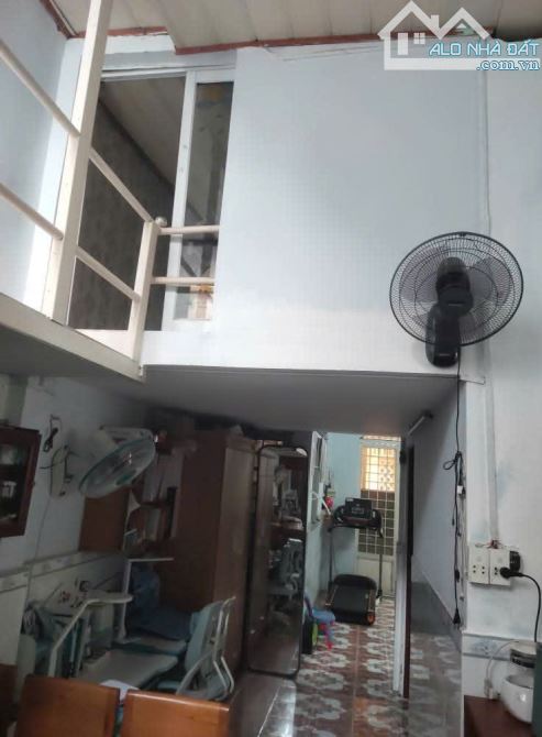 nhà em gái.nhà 1/ nguyễn ảnh thủ  hồ chí mịnh. - 1