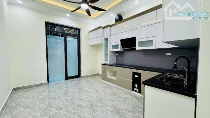 🔆🔆🔆 Phố Bồ Đề 3 Bước Ra Nguyễn Văn Cừ - Nhà 4 Tầng - Ở Luôn - 2 Thoáng - 1