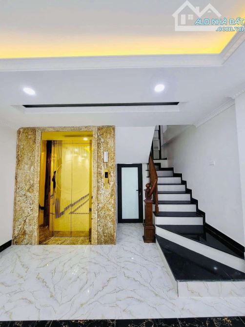 Bán nhà Phố Phùng Chí Kiên, mới 100% ôtô cất trong, thang máy, tặng nội thất xịn, 66M*6T - 1