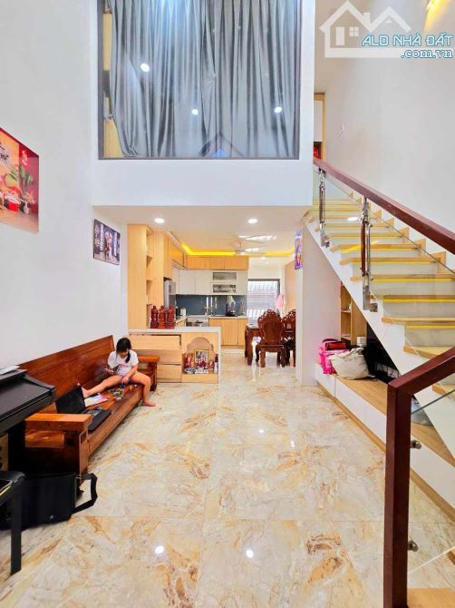 Gấp bán nhà đẹp 2 tầng giá rẻ gần chợ Long Trường Q9 - 1