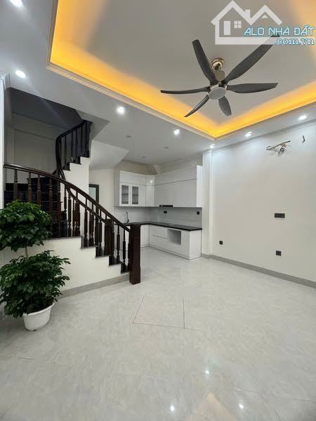 (NHỎ XINH) Bán nhà ngõ 87 Phú Đô 30mx5T mới đẹp 50m ra phố 5.5 tỷ sổ vuông nhà thoáng Nam - 1