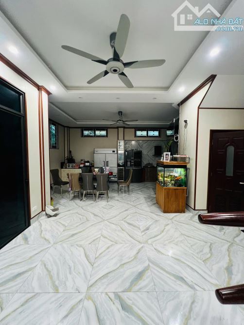 Biệt thự cực đẹp Đội Nhân Ba Đình. Sổ 141m, 4 tầng 3 ngủ MT8m2. Giá 42 tỷ - 1