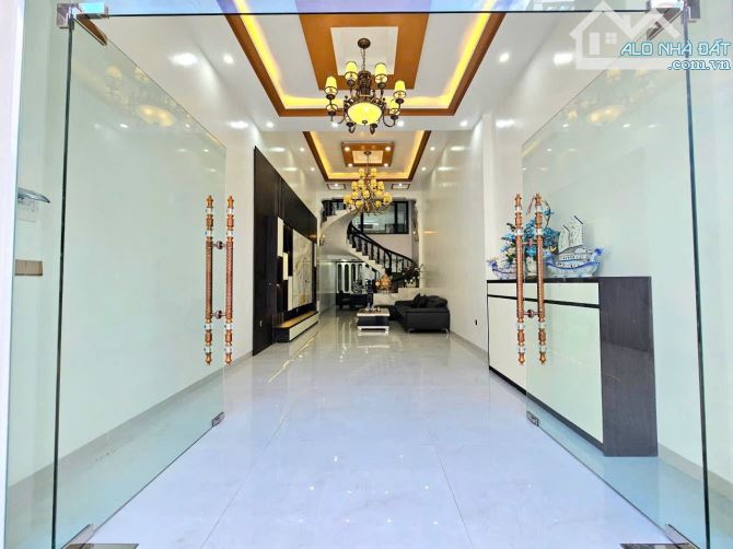 CHUYỂN NHƯỢNG NHÀ 4 TẦNG ĐỘC LẬP ĐƯỜNG NGÔ GIA TỰ, GẦN NGÃ 3 VĂN CAO - 1