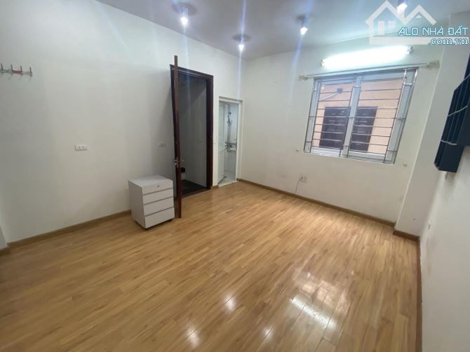 CẦN BÁN GẤP NHÀ MẶT NGÕ THỊNH QUANG - 5 TẦNG DÂN XÂY GẦN PHỐ - NHỈNH 6 TỶ - 1