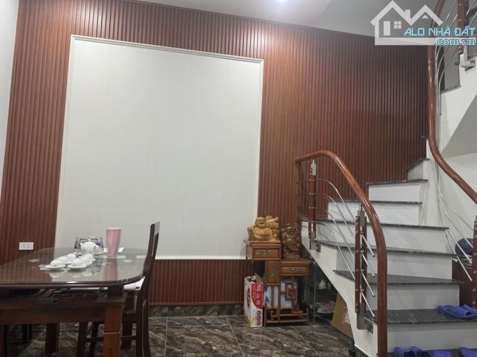 Bán nhà đẹp dân xây Đội Cấn, DT 40m2 x 4T, MT 6m, ngõ nông, gần mặt phố, oto nhỏ, 10 tỷ - 1