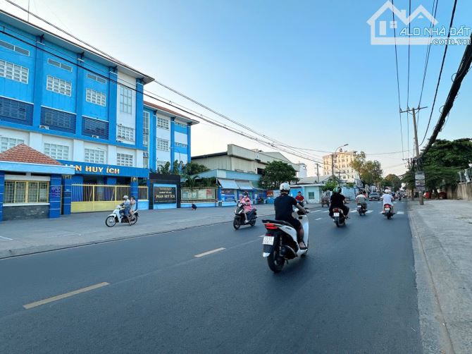 Chính chủ gửi bán nhà ngang 5m Phan Huy Ích xe hơi ngủ nhà 70m2 4 lầu BTCT gần chợ 8.5 tỷ - 1