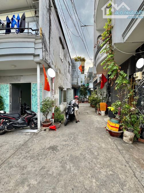 ✨ NHÀ 3 TẦNG BTCT MỚI ĐẸP, HẺM 1/ Ô TÔ ĐỖ CỬA, 42M2 (Ngang 4M x Dài 10.5M) SỔ A4 - 5,5 TỶ - 16