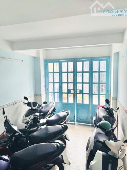 Giảm sâu nhà gần chợ Bà Chiểu - 5 tầng BTCT, hẻm 6m - Nhỉnh 5 tỷ - 3