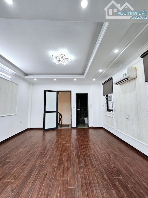 BÁN NHÀ BÁT KHỐI. 30 M. 5 TẦNG .MT 5.5. GIÁ 4..4 tỷ ( Có thương lượng ) - 2