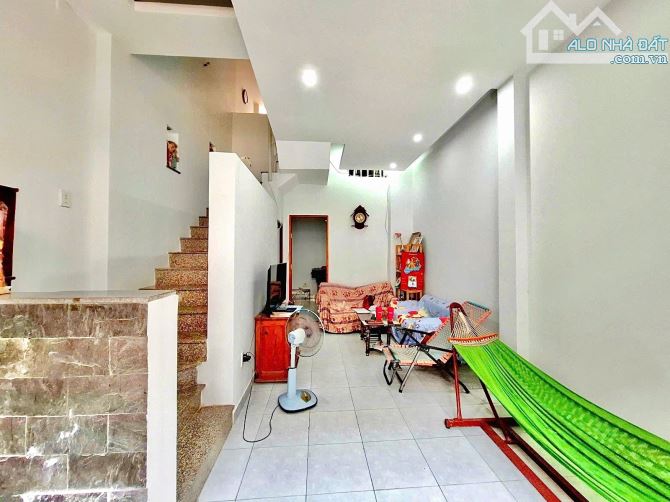 ✨ NHÀ 3 TẦNG BTCT MỚI ĐẸP, HẺM 1/ Ô TÔ ĐỖ CỬA, 42M2 (Ngang 4M x Dài 10.5M) SỔ A4 - 5,5 TỶ - 2
