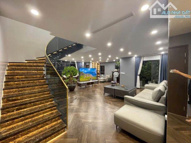 CẦU DIỄN NHÀ 5 TẦNG- FULL NỘI THẤT Ở NGAY - Ô TÔ - KINH DOANH .37M - CHỈ 6,65 TỶ - 2