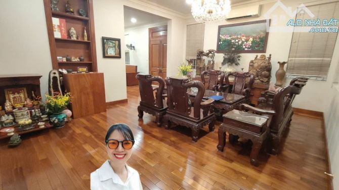 KHO XƯỞNG 1500M KÈM BIỆT THỰ 700M 75 TỶ , DÒNG TIỀN 1,2 TỶ, ĐƯỜNG XE CÔNG 16M, DĨ AN - 2