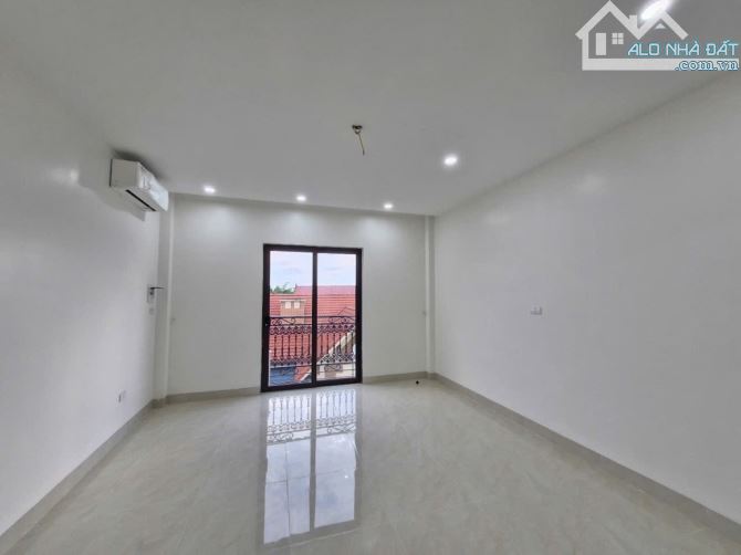 Siêu hiếm, bán nhà  Trâu Quỳ Gia Lâm, 38m*3 tầng - phân lô - vỉa hè - ô tô tránh. - 2