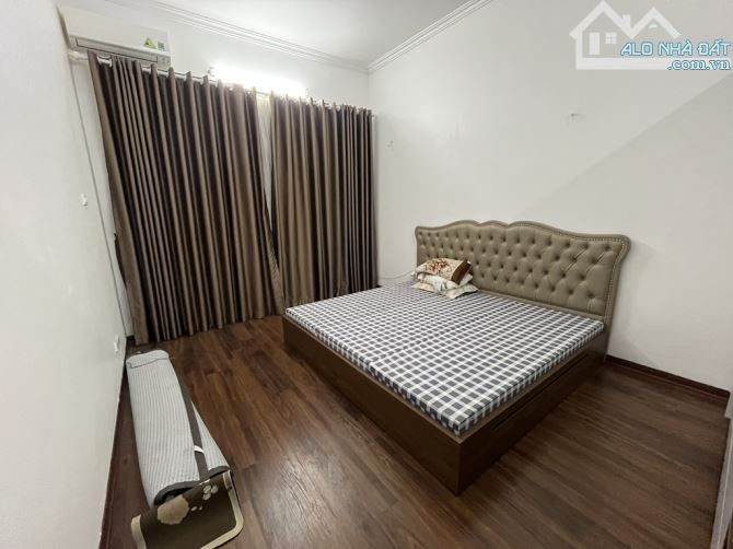 Bán căn nhà 45 m2 phố Ngọc Khánh, ô tô đỗ cửa, khu phân lô, nguyên bản - 2