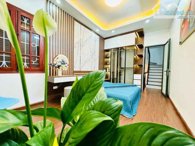 Bán nhà Chiến thắng Văn Quán Hà Đông Ô tô lùi cửa tránh đỗ sát nhà DT40m2 giá chỉ hơn 8 tỷ - 2