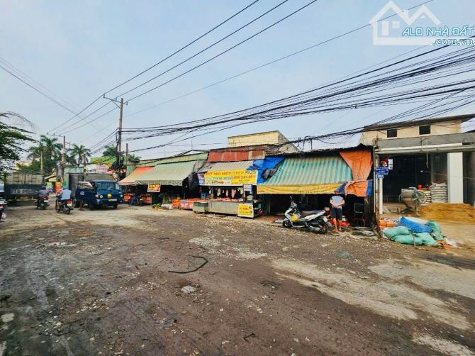 Nhà mặt tiền đường Trần Quang Diệu, phường Tân Bình, Tp Dĩ An. 15 tỷ - 2