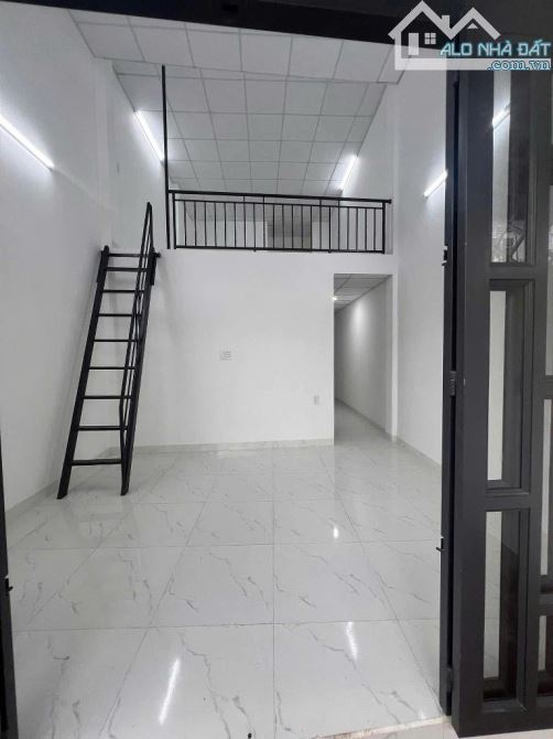 BÁN NHÀ MẶT TIỀN 176 - QUẬN 9 - 2 PHÒNG TRỌ CHO THUÊ - 2