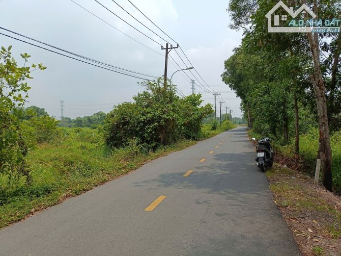 Bán đất mặt tiền đường Cá Lăng, xã Phú Hoà Đông Củ Chi, 49x187m, 7500m², 19.5 tỷ - 2