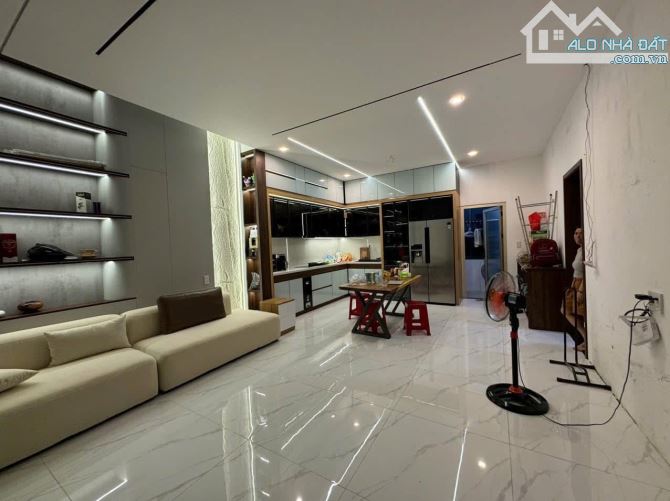 NHÀ MẶT TIỀN Y MOAN, BUÔN MA THUỘT. 10x16m. Giá 6 tỷ 990tr - 2