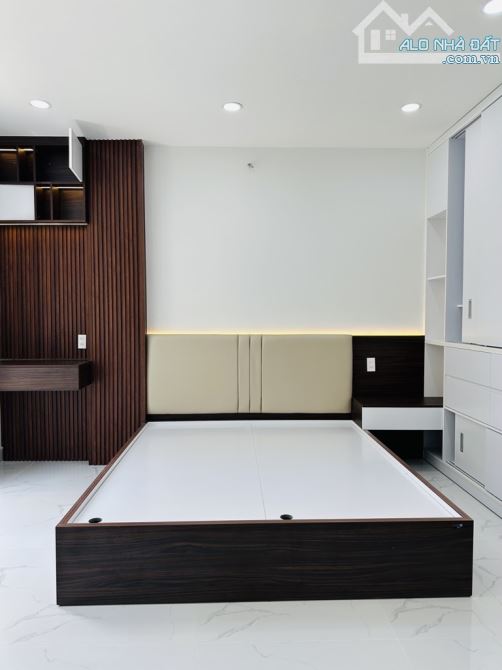 MỘT SẸC GẦN MẶT TIỀN-4 TẦNG - TẶNG NỘI THẤT CAO CẤP - AN NINH - CHỈ HƠN 6 TỶ - 2