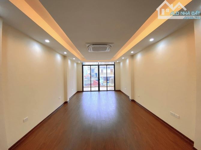 Nhà đệp ở ngay Chùa Láng Đống Đa. Sổ 61m, 7 tầng ngủ MT4m1 Giá 19 tỷ Ngõ ô tô cực đẹp - 2
