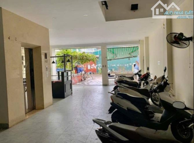 43.9 Tỷ/ 97 M2/ 7 Tầng/6.8 Mt/ Mặt Phố .Phùng Khoang - 2