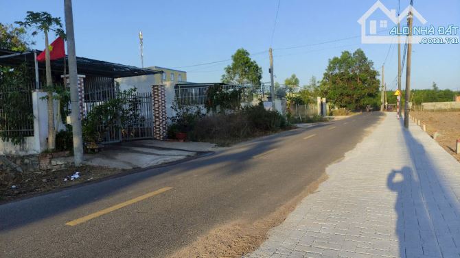 2 LÔ LIỀN KỀ ĐƯỜNG NGUYỄN HUỆ 176M NGANG 5X36 THỔ CƯ 80M KHU TRUNG TÂM NHIỀU BIỆT THỰ - 2