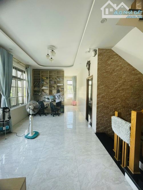 BÁN BIỆT THỰ GẦN BIỂN 3 TẦNG ĐƯỜNG CHU HUY MÂN, SƠN TRÀ- DT 160M2 NGANG 8M. GIÁ 10,5 TỶ TL - 2