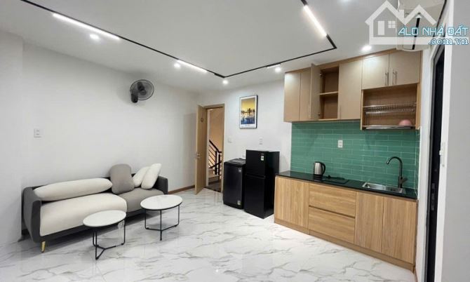Bán CHDV đường Sư Vạn Hạnh, P10, Q10, 74m2, 6 tầng, nở hậu, mới toanh, dòng tiền 7% - 2