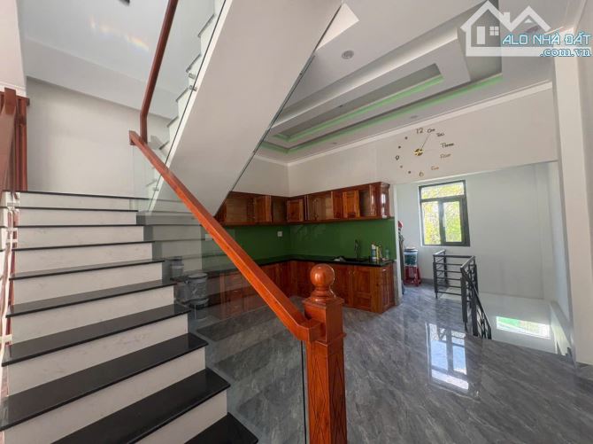 Nhà sân vườn Mặt tiền Nguyễn Chí Thanh - 3