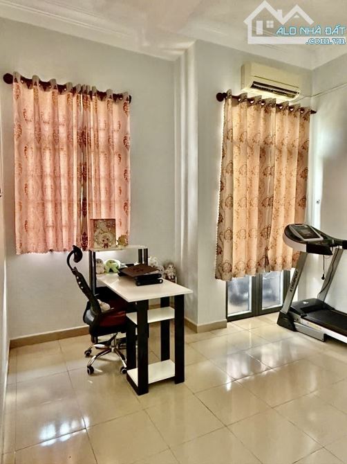 ✨ 4 TẦNG, HẺM XE TẢI THÔNG, chỉ 20M RA MẶT TIỀN, DT: 38M2 (Ngang 7.5M x Dài 5.1M) - 5,6 TỶ - 3