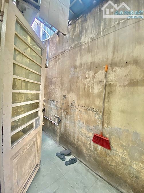 ✨ CHỈ 1,98 TỶ - 2 TẦNG ĐÚC, DT: 20M2 (4M x 6.5M), SỔ HỒNG RIÊNG, cách vài căn ra MẶT TIỀN - 3
