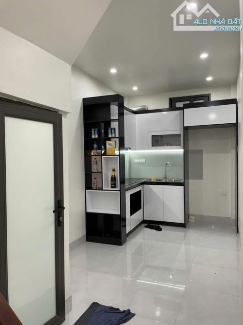 NGUYỄN LƯƠNG BẰNG ĐỐNG ĐA 32m2 4T 6.45 TỶ GẦN HỒ - 3