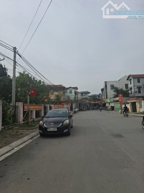 GIA ĐÌNH CẦN BÁN LÔ ĐẤT TAM HƯNG, THANH OAI, GẦN CHỢ, GẦN ĐƯỜNG CENCO5,VÀNH ĐAI GIÁ 3,9 TỶ - 3