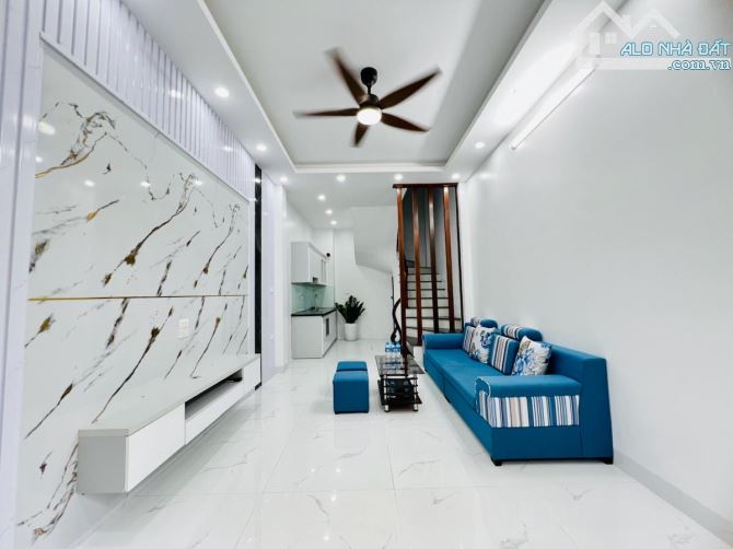 SIÊU HOT ! BÁN NHÀ GẦN XUÂN LA, NGOẠI GIAO ĐOÀN - LÔ GÓC - Ô TÔ ĐỖ - 5 TẦNG - 3,8M MT - 3