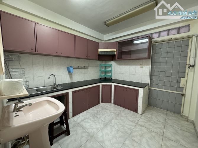 NHÀ CHÍNH CHỦ LÊ VĂN SỸ - HẺM XE TẢI - 3 TẦNG BTCT - KHU PHÂN LÔ - DÂN TRÍ CAO - SỔ VUÔNG - 3
