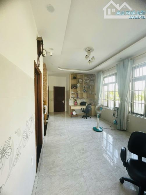 BÁN BIỆT THỰ GẦN BIỂN 3 TẦNG ĐƯỜNG CHU HUY MÂN, SƠN TRÀ- DT 160M2 NGANG 8M. GIÁ 10,5 TỶ TL - 3
