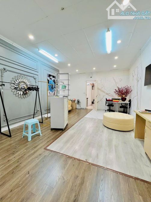 ⭐️BÁN GẤP NHÀ MẶT PHỐ HÀNG ĐƯỜNG 70M2X 2 TẦNG GIÁ 39.2 TỈ CÓ THƯƠNG LƯỢNG. - 3