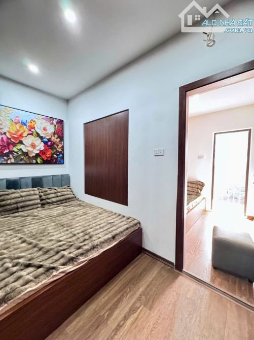 Cần bán căn hộ tập thể tầng 4, đường Phương Mai quận Đống Đa, dt 30m, mt 4m, giá 3,05 tỷ - 3