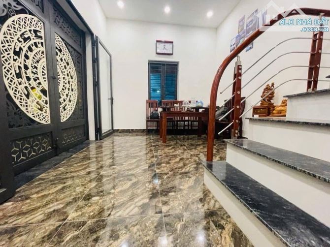 Bán nhà đẹp dân xây Đội Cấn, DT 40m2 x 4T, MT 6m, ngõ nông, gần mặt phố, oto nhỏ, 10 tỷ - 3