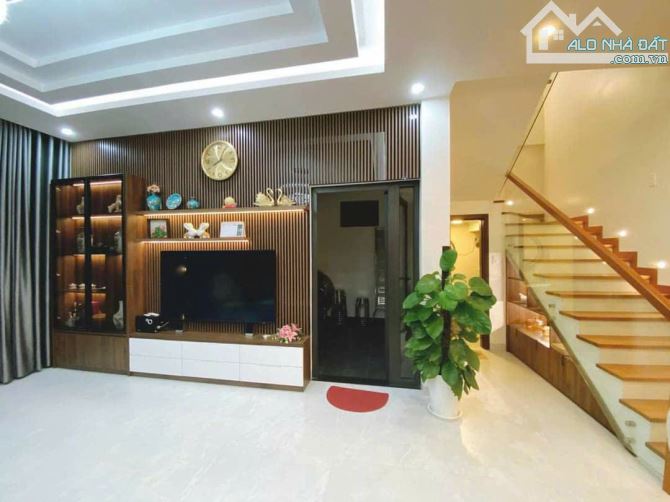 BIỆT THỰ ĐƠN LẬP  - 3 TẦNG ROYAL PARK - - 4