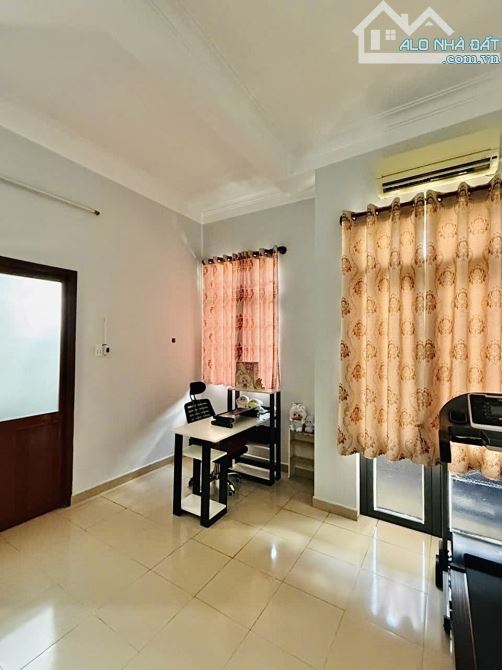 ✨ 4 TẦNG, HẺM XE TẢI THÔNG, chỉ 20M RA MẶT TIỀN, DT: 38M2 (Ngang 7.5M x Dài 5.1M) - 5,6 TỶ - 4