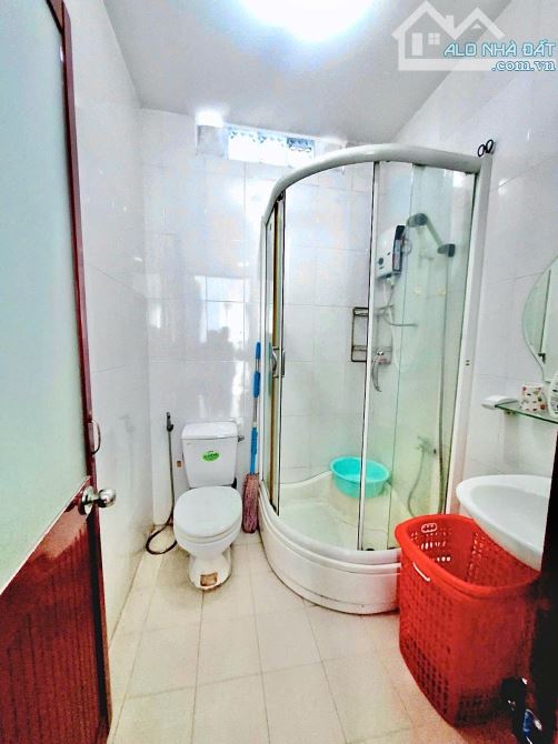 ✨ NHÀ 3 TẦNG BTCT MỚI ĐẸP, HẺM 1/ Ô TÔ ĐỖ CỬA, 42M2 (Ngang 4M x Dài 10.5M) SỔ A4 - 5,5 TỶ - 4