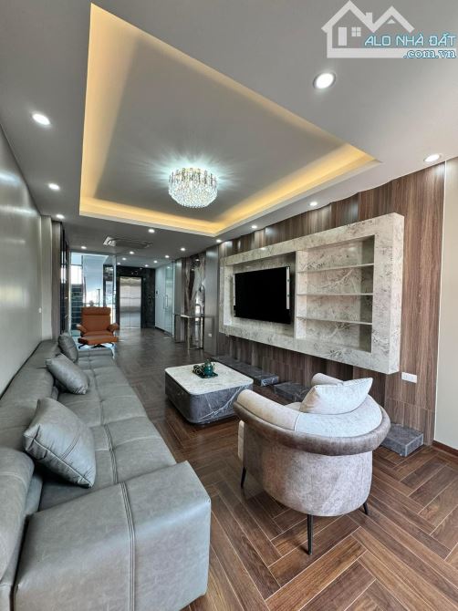 CẦU DIỄN NHÀ 5 TẦNG- FULL NỘI THẤT Ở NGAY - Ô TÔ - KINH DOANH .37M - CHỈ 6,65 TỶ - 4