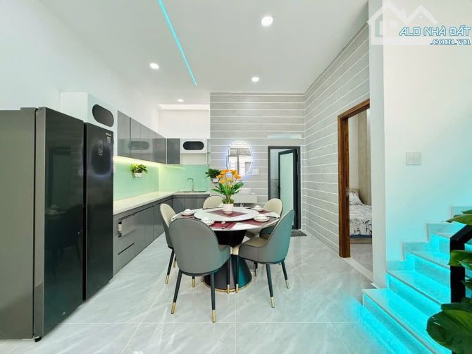 NHÀ ĐẸP GÒ VẤP HƯỚNG ĐÔNG - HẺM XE HƠI 5M - DT 6X11M - GIÁ 6,18 TỶ TL - 4