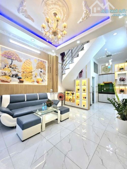 QUÁ RẺ- NHỈNH 1 Tỷ -NHÀ MỚI-2 TẦNG- HUỲNH TẤN PHÁT- SỔ HỒNG 35m2 - 4