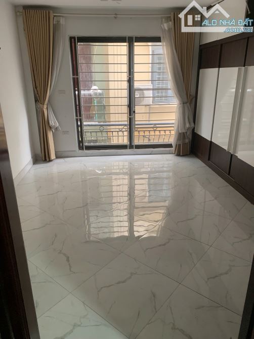 GIA ĐÌNH BÁN NHÀ NGÕ 79, PHỐ 8/3,LÔ GÓC, KD 32M2, 5 TẦNG, MT4M GIÁ 6.2 TỶ - 4