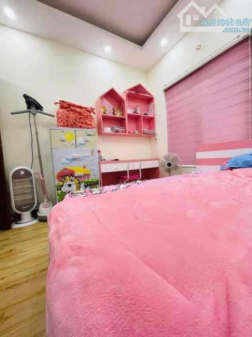 Bán nhà Mễ Trì,cách ô tô 5m, 2 thoáng ,nội thất full, sổ vuông đẹp-33m2 5 tầng giá 6.6 tỷ - 4