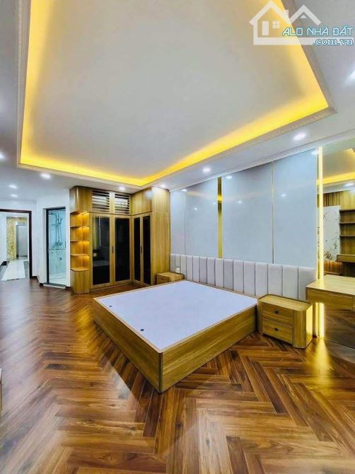 Bán nhà Phố Phùng Chí Kiên, mới 100% ôtô cất trong, thang máy, tặng nội thất xịn, 66M*6T - 4