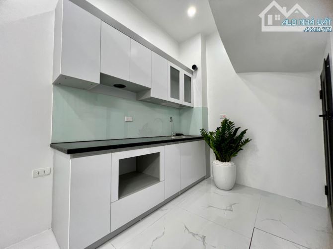 SIÊU HOT ! BÁN NHÀ GẦN XUÂN LA, NGOẠI GIAO ĐOÀN - LÔ GÓC - Ô TÔ ĐỖ - 5 TẦNG - 3,8M MT - 4